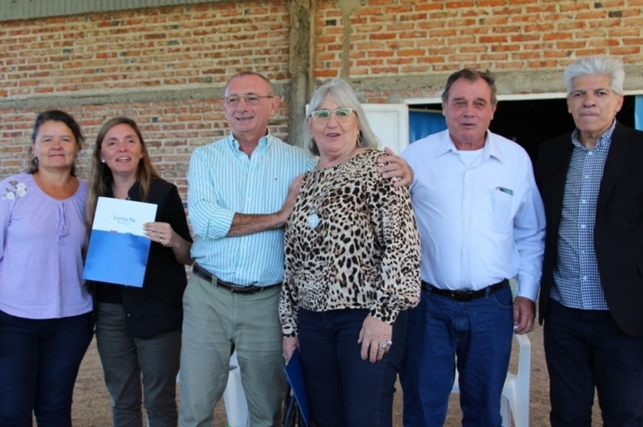 Costamagna entregó créditos a productores afectados por la sequía del Departamento San Javier