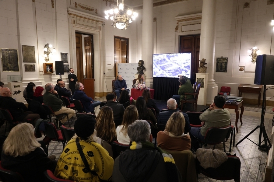 La Legislatura y el Municipio realizaron la Asamblea Ciudadana por Plaza Italia