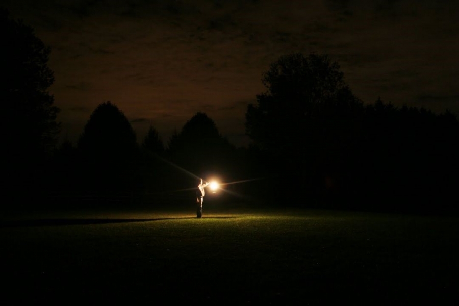 Podes ser la luz en tanta oscuridad