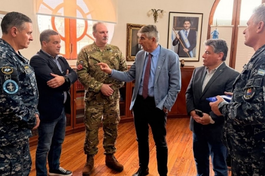 Fenómeno de El Niño: autoridades de la Armada ponen logística a disposición de la Provincia ante eventuales emergencias