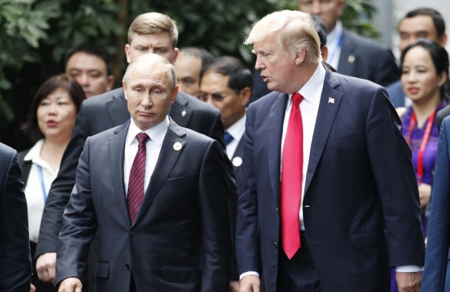 El FBI envuelto en un escándalo por investigar lazos entre Donald Trump y Rusia