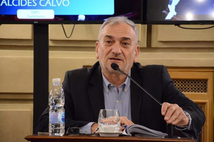 Calvo acompañó para convertir en Ley el Plan de conectividad vial 100%