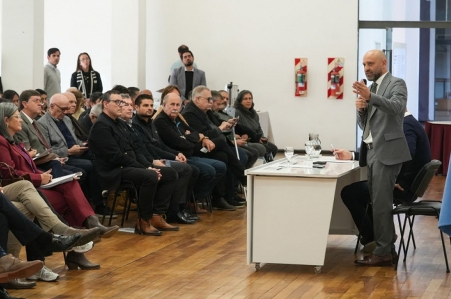 Santa Fe impulsa una agenda para hacer más competitivo el transporte de cargas con innovación y transición energética
