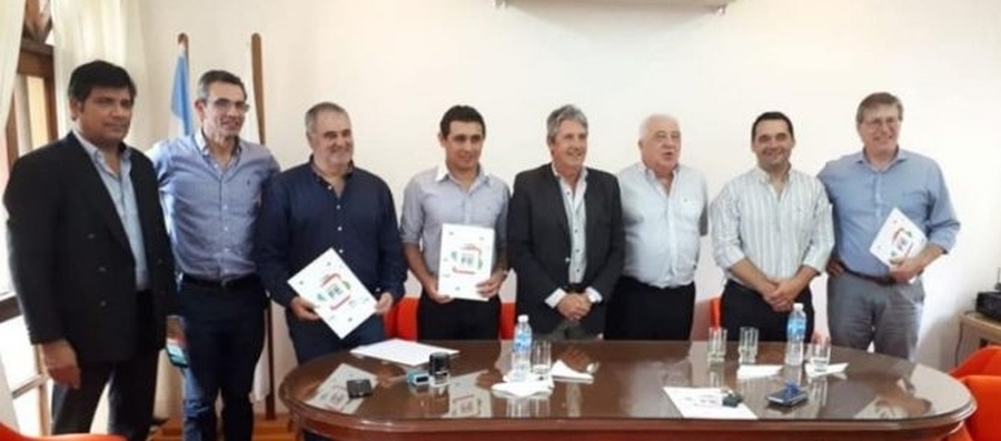 Sosa participó de la firma del convenio para la llegada del acueducto en localidades del Dpto. Vera