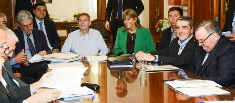 Proyectos de política tributaria y de emergencia social, económica, financiaera, fiscal y seguridad
