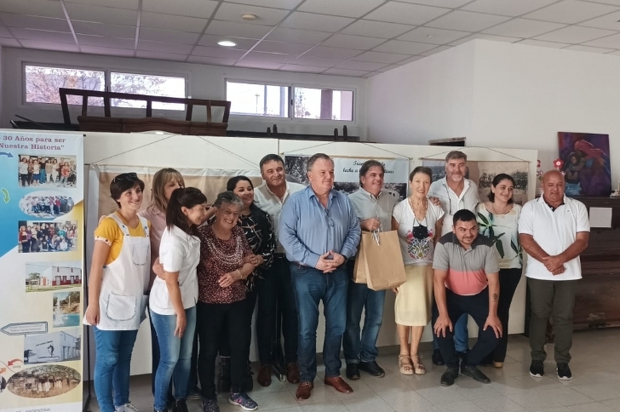 Michlig junto al ministro de Cultura Jorge Llonch visitaron Moisés Ville, Las Palmeras y Hersilia