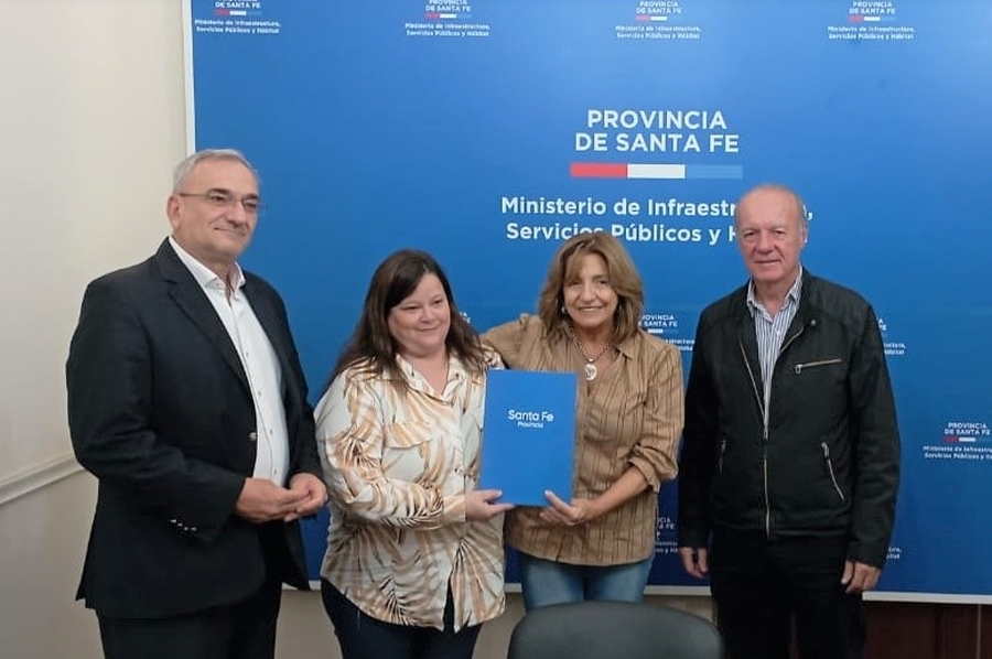 Calvo participó de una firma de convenio para obras de infraestructura en María Juana