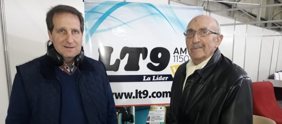 En el stand de la Líder