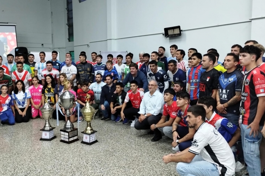 Calvo en la presentación del torneo de la La Liga Rafaelina de Fútbol