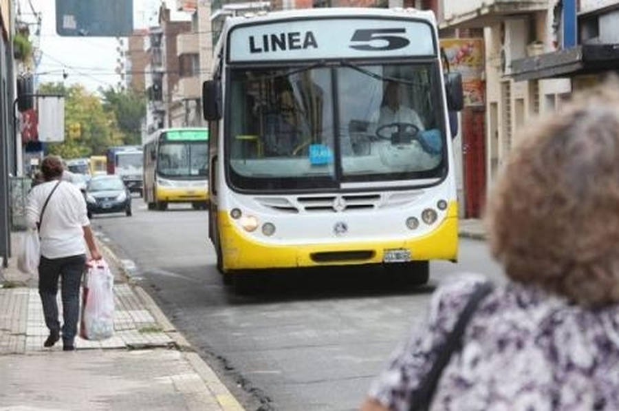 Habrá colectivos gratuitos para las mujeres en la ciudad, de 16 a 21 horas
