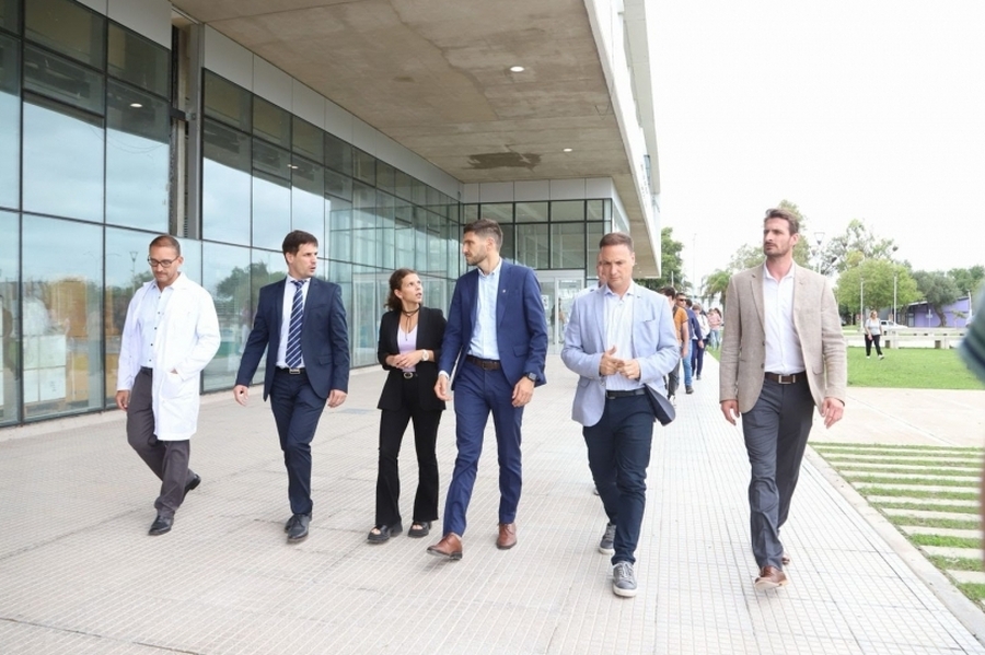 Rafaela: el Gobernador recorrió la etapa final de las obras del Hospital Regional