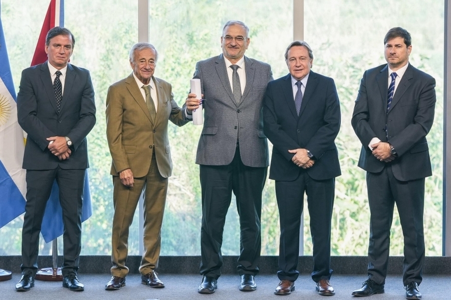 Alcides Calvo recibió el diploma de Convencional Reformador Constituyente para la Provincia de Santa Fe