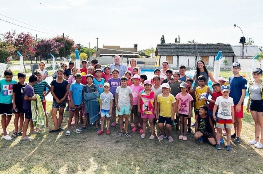Felipe Michlig en la inauguración de obras en el natatorio comunal de Ambrosetti e inicio de la Colonia de Vacaciones 2023