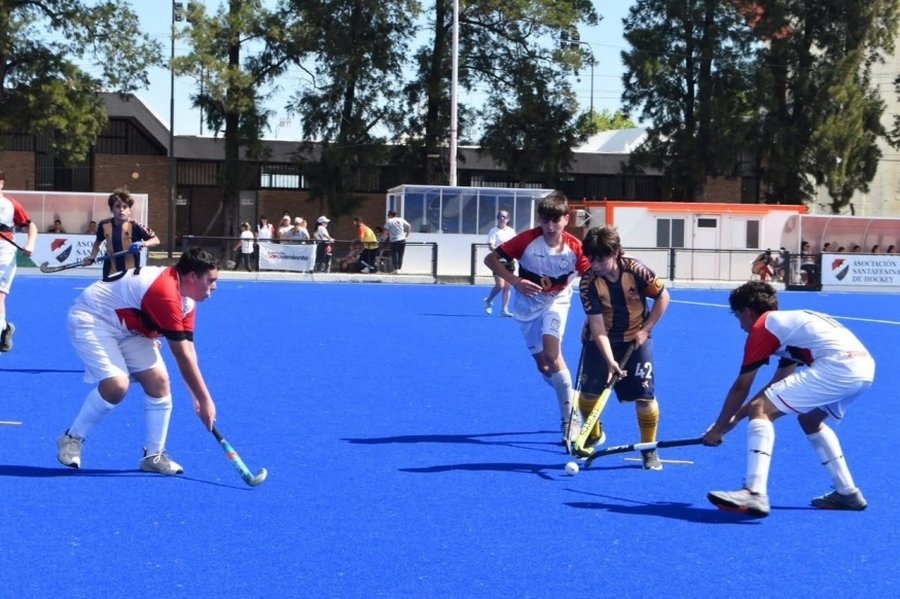 Hockey: tras los Juegos Suramericanos, la renovada cancha de la ASH ya recibe a jóvenes de toda la provincia