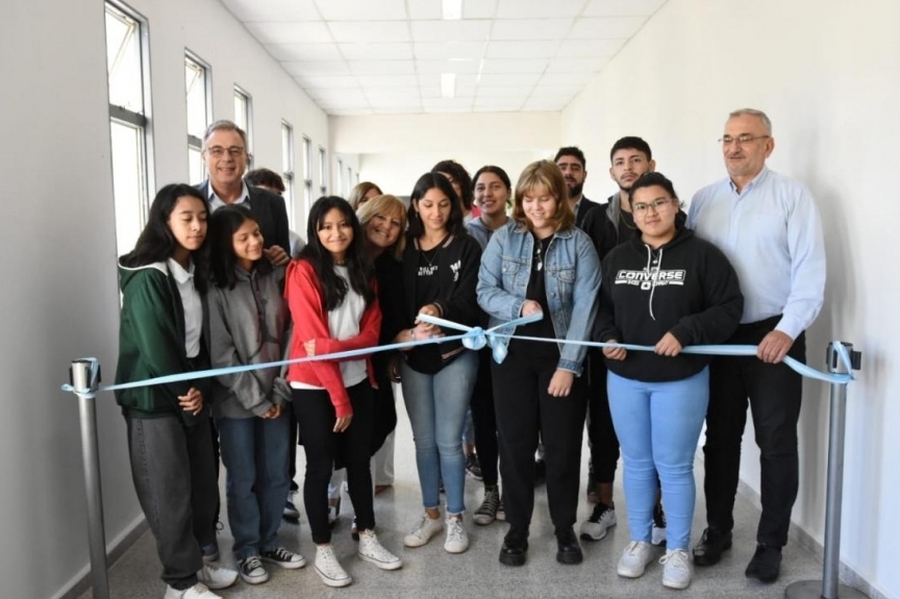 Calvo participó de la inauguración de dos aulas en escuela Mario R. Vecchioli