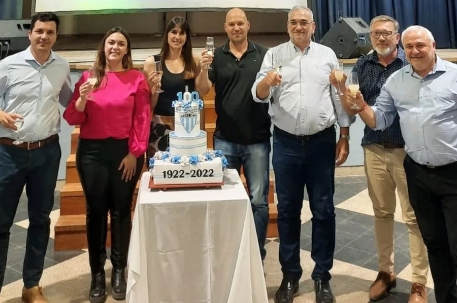Calvo presente en los 100 años del Club Argentino de Humberto Primo