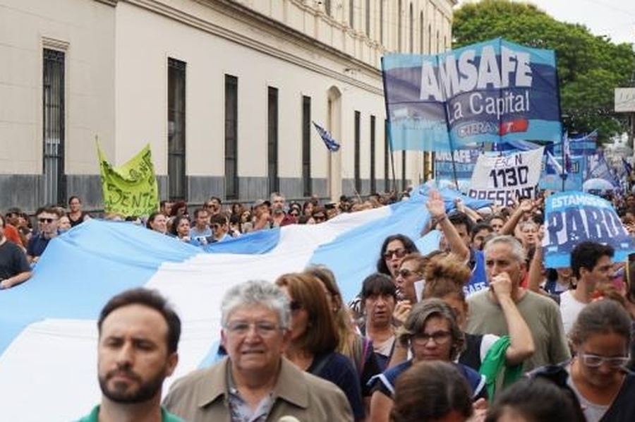 Comenzó el nuevo paro docente y el Gobierno renueva las críticas a los sindicatos