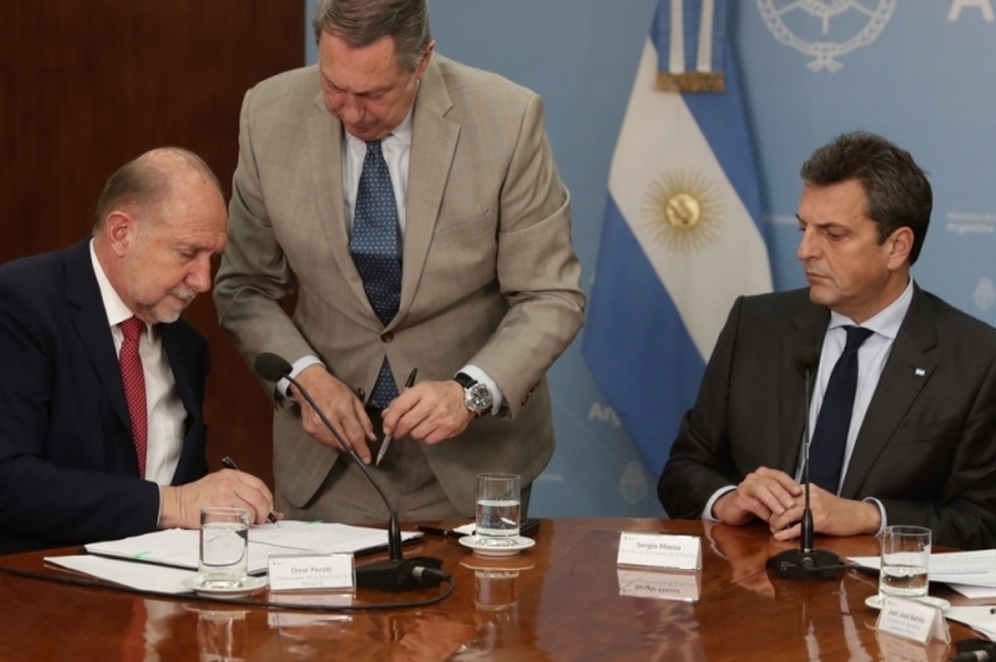 Perotti y Massa analizaron el avance de las obras públicas en Santa Fe y presentaron el programa Impulso Tambero 2
