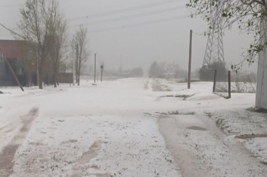 Tremenda granizada en Roldan: “Las calles están blancas como si hubiese nevado”