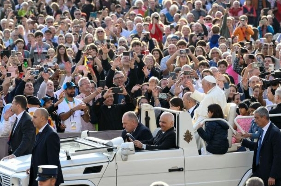 Francisco: 'El Espíritu Santo expande y une a la Iglesia'