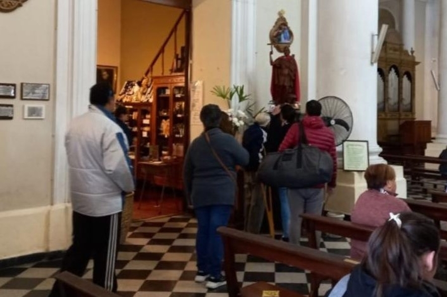 La parroquia Sagrado Corazón celebra misas durante todo el día para venerar a San Expedito