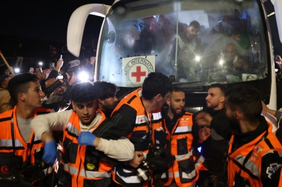 Israel excarceló a tres mujeres y treinta niños encarcelados como parte del mutuo acuerdo con Hamás