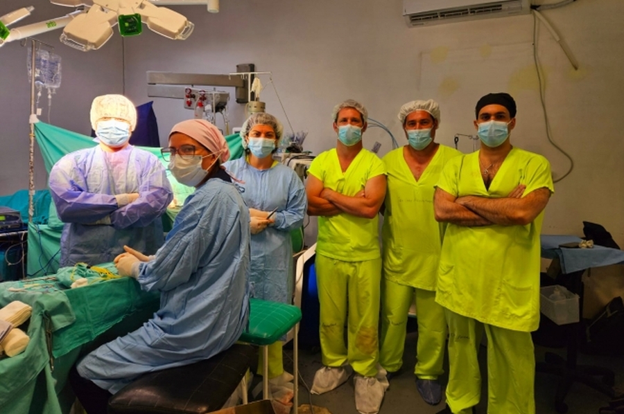Operaron despierto a un joven para extirparle un tumor cerebral y el médico es del interior de Santa Fe