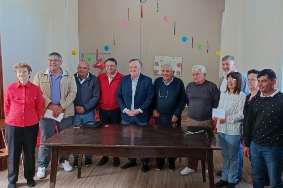 Michlig y González se reunieron con Jorge Oggero y entregaron aportes a instituciones de Moisés Ville