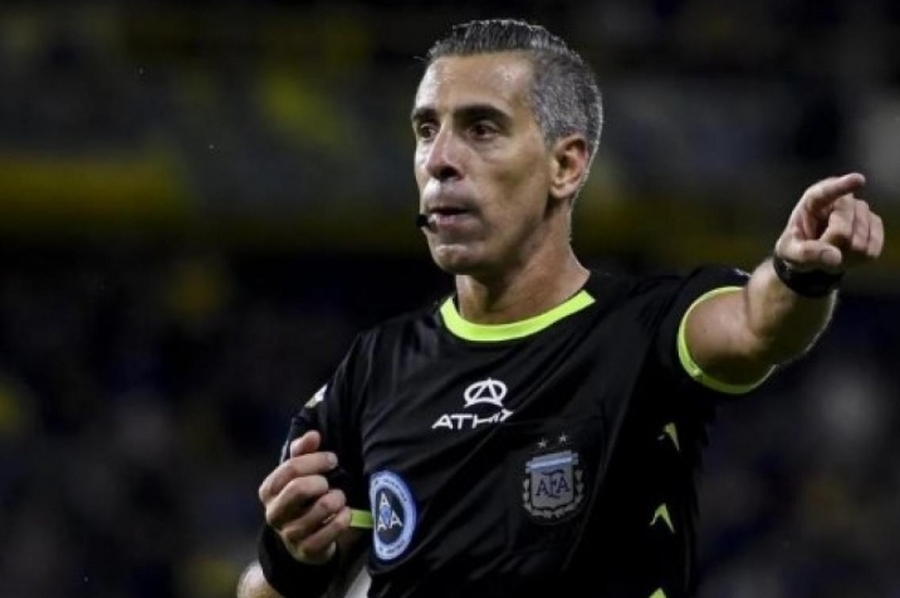 Designaron los Arbitros que estarán en el VAR del Clásico