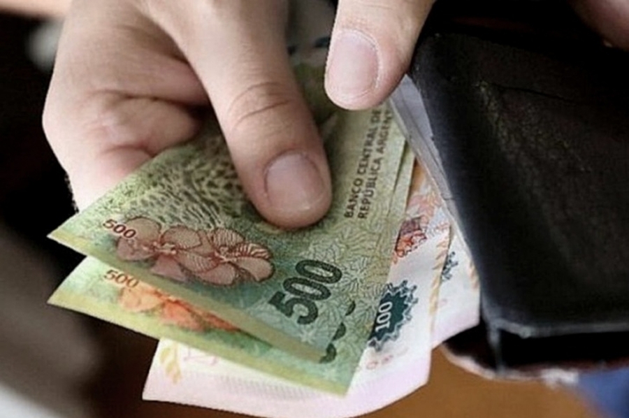 Funcionarios, gremios y empresarios se reúnen para definir la actualización del salario