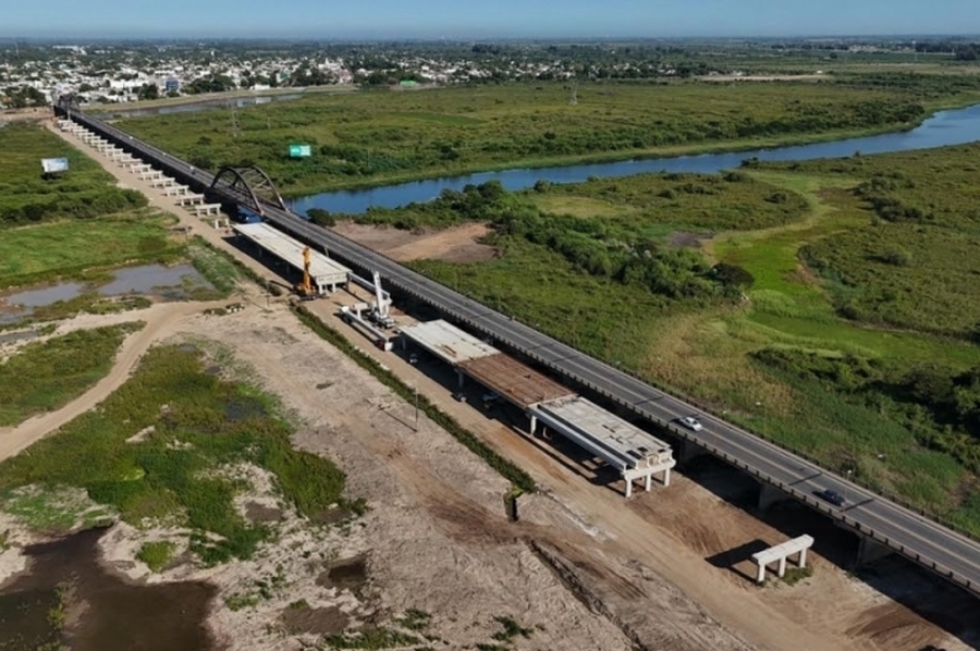 El nuevo Puente Carretero recibió la primera viga fabricada en Santa Fe
