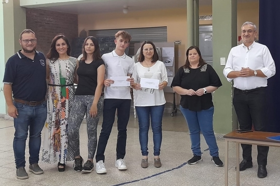 Calvo entregó aportes en María Juana
