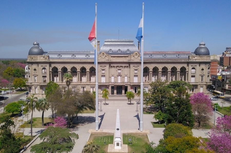 La provincia convoca a los gremios docentes y a profesionales de salud para continuar el diálogo paritario