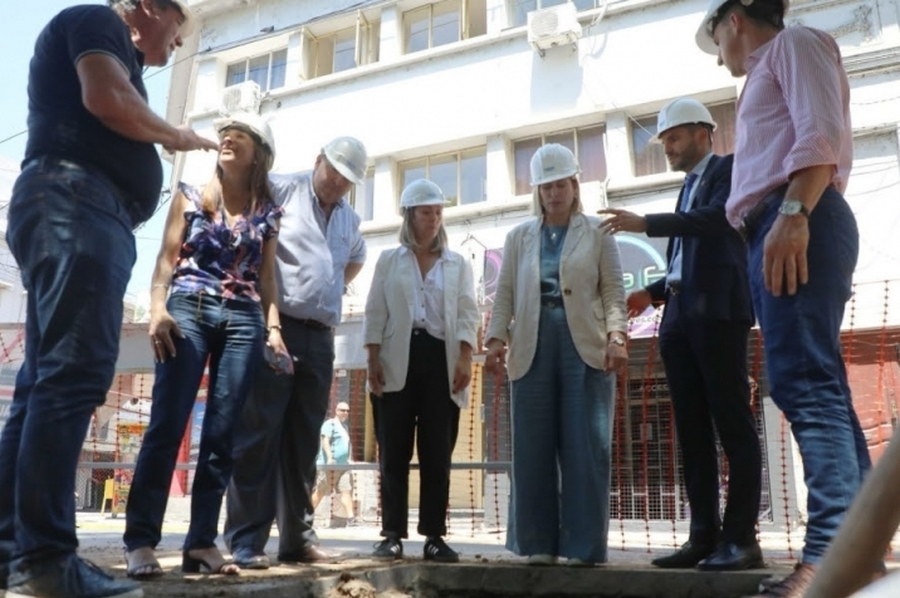 Pullaro: “Estamos haciendo una inversión histórica de 89 millones de dólares para recambio de caños de cloacas y agua”