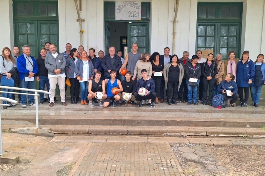 El Senador Michlig y el Diputado González entregaron aportes institucionales y elementos deportivos en San Cristóbal