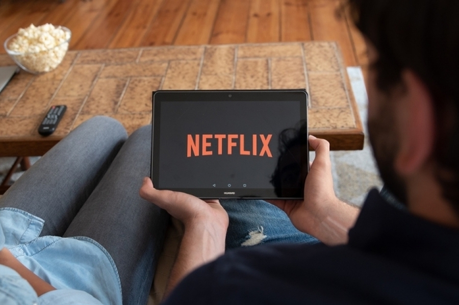 Netflix discontinuó la función que pedía un abono extra por compartir la cuenta