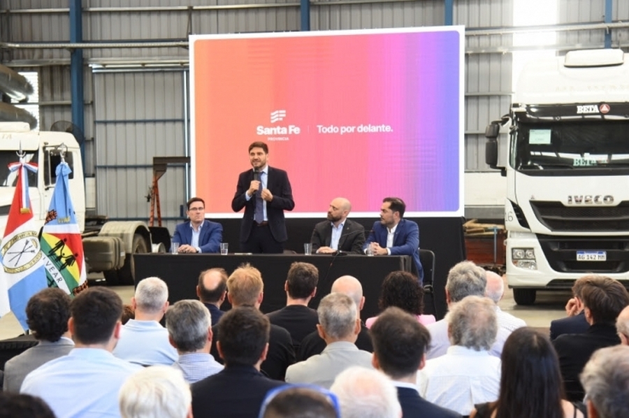 Pullaro lanzó el plan “Aprender, producción y trabajo” para potenciar el empleo y las regiones productivas