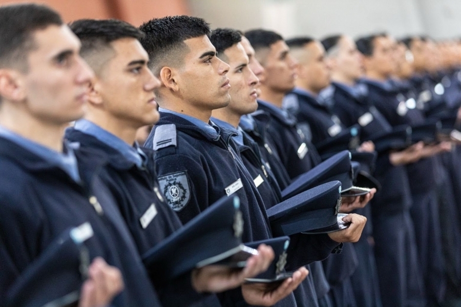Santa Fe quiere sumar 1.400 nuevos policías y ofrece becas de hasta 500.000 pesos para la formación