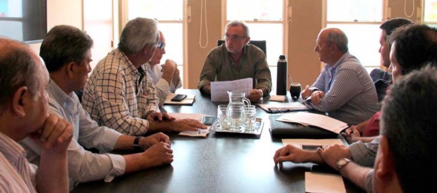 Dirigentes rurales con el Ministro de la Producción