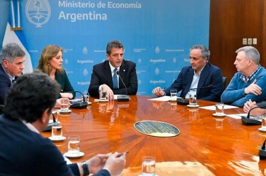 El Gobierno congeló el precio de los combustibles hasta el 31 de octubre