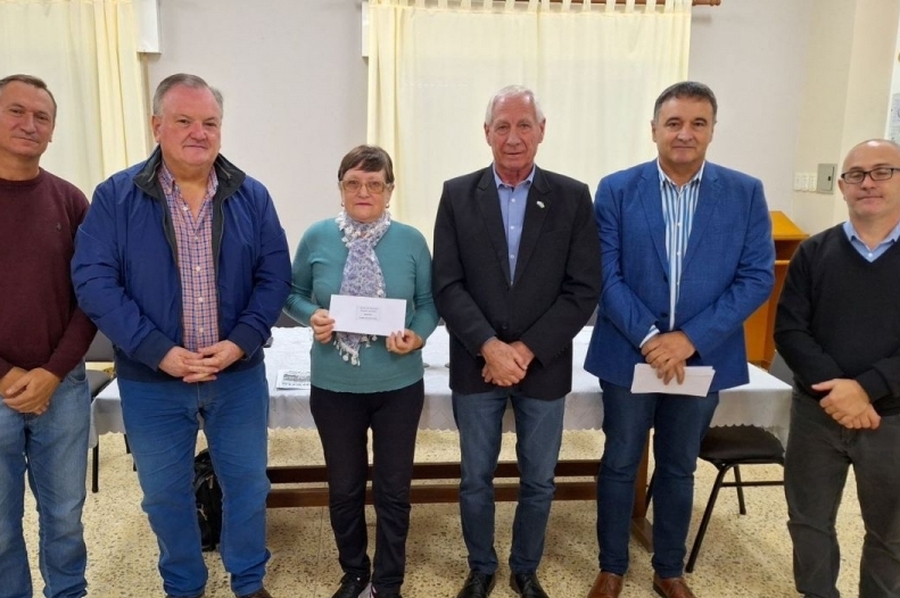 El senador Michlig y el diputado Gonzalez entregaron aportes legislativos a instituciones de la ciudad de Suardi