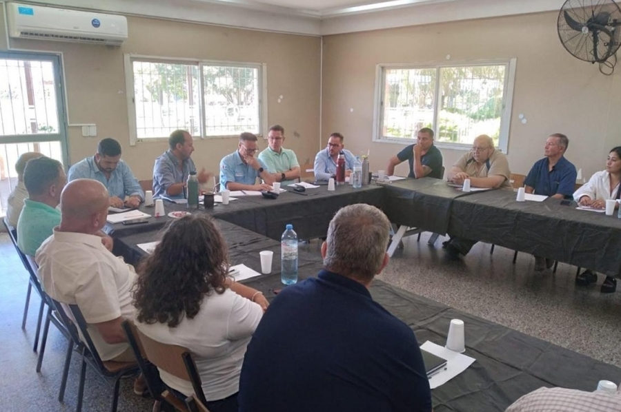 Borla junto al Ministro de Obras Públicas en San Justo