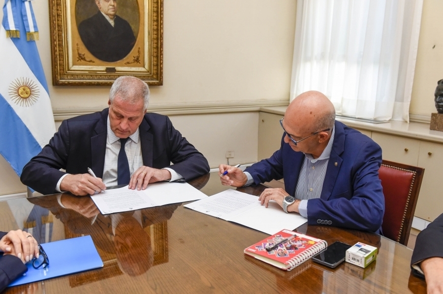 Santa Fe incorpora a todas sus escuelas primarias al Plan 25