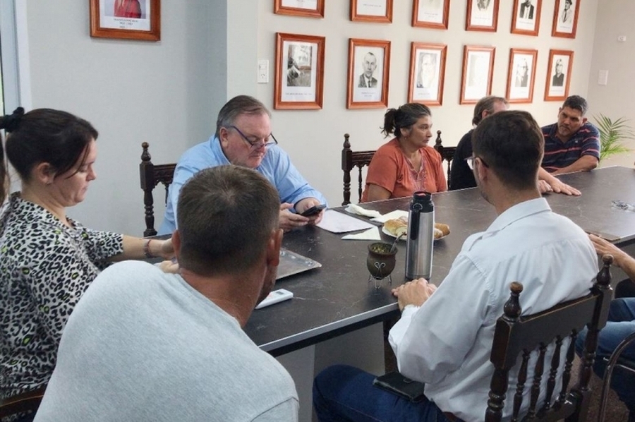Reunión en vista a la culminación y puesta en funcionamiento de la Sala de extracción de miel de Ambrosetti