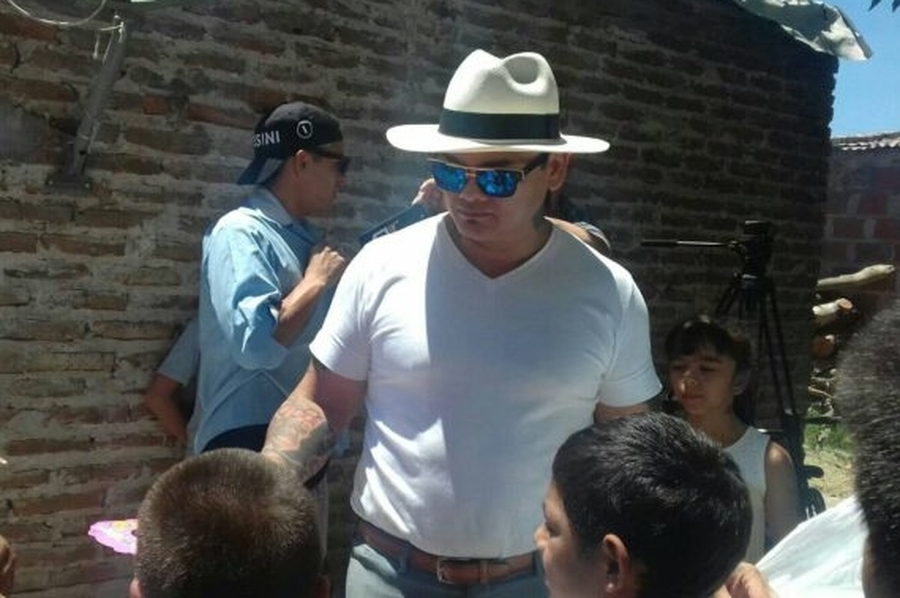 El Chino Maidana repartió juguetes a niños de un merendero en Margarita