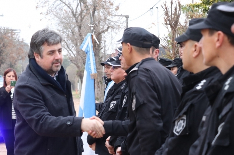 Provincia entregó patrulleros e inauguró una torre de comunicaciones en Helvecia