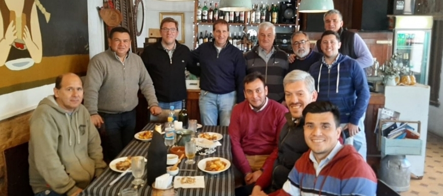 Compartiendo la Peña en la Pulpería