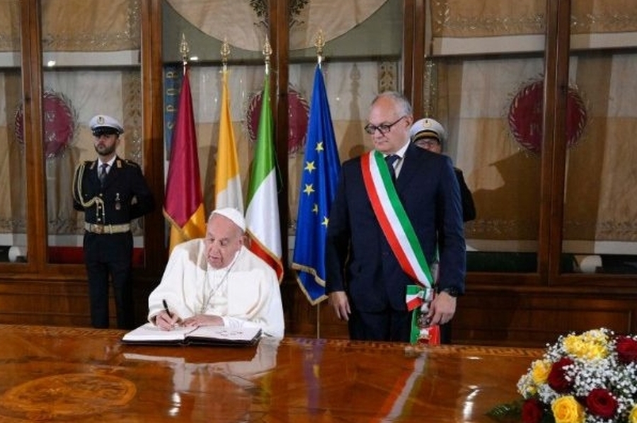 El Papa visitó el Ayuntamiento romano