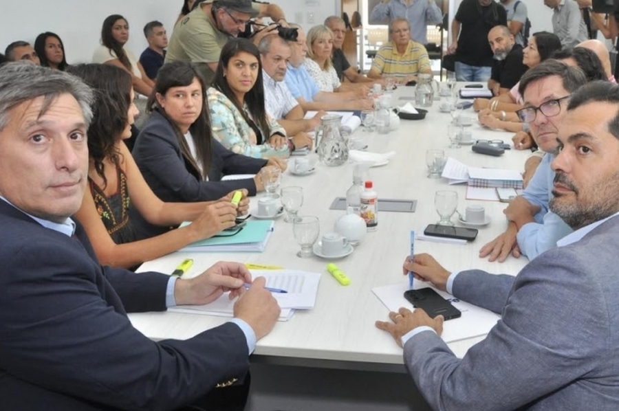Paritaria: Provincia realizó su oferta trimestral a los gremios docentes