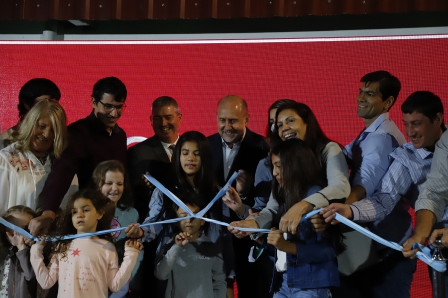 Perotti participó de la inauguración de la planta de producción del Establecimiento Modelo Las Colonias S.A., en Avellaneda